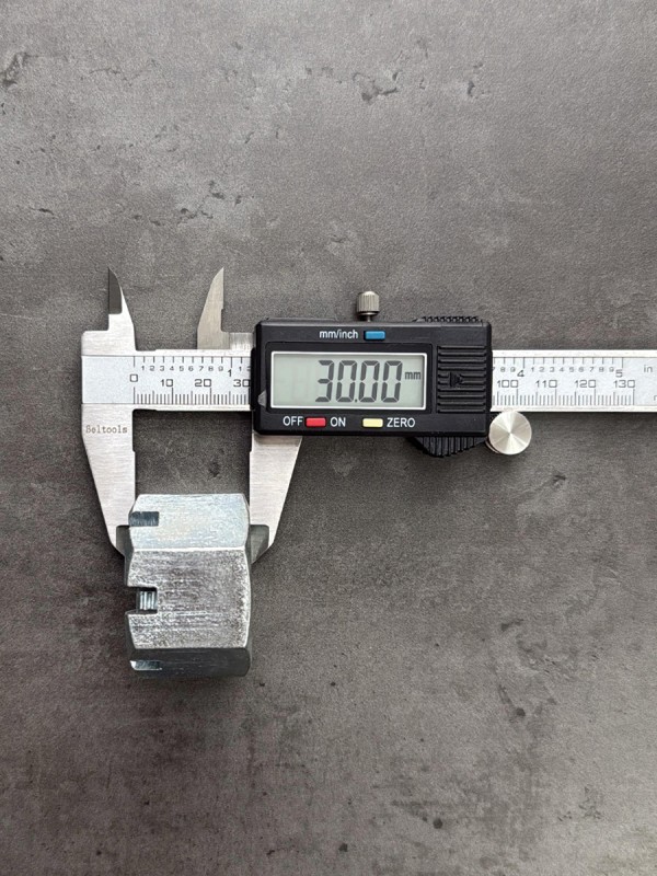 Гайка корончатая М27х2 S-41 Н-27 для оси БДМ