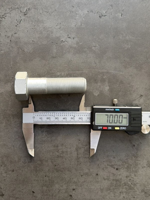 Болт М20х70х1,5 ГОСТ 7798-70 класс прочности 8.8 оцинкованный