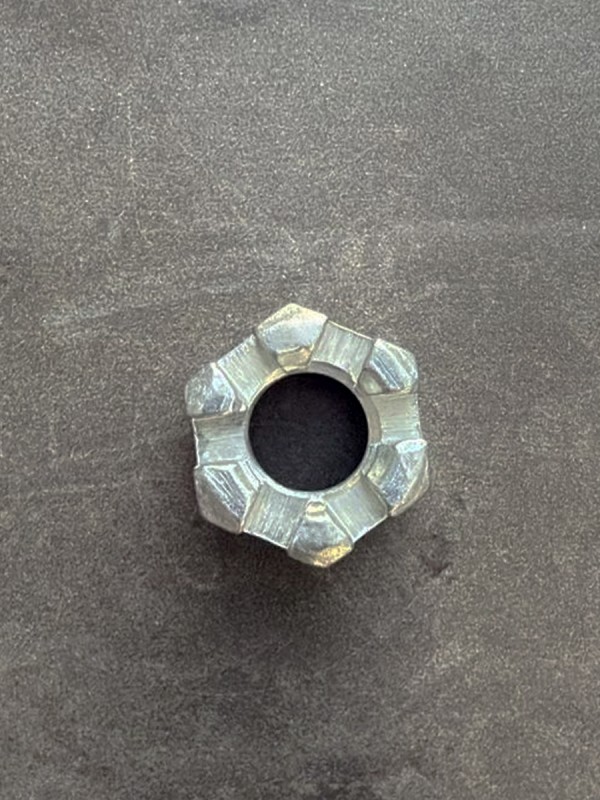 Гайка М14 корончатая