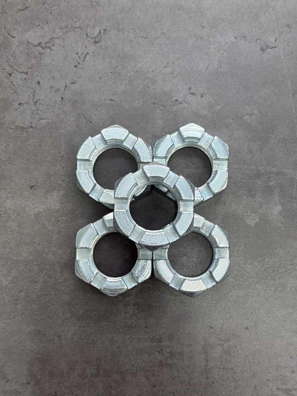 Гайка корончатая низкая М27х2 S-41 Н-17 Оси БДМ