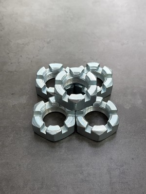 Гайка корончатая, прорезная низкая М27х1,5 ГОСТ 5933-73, класс прочности 8