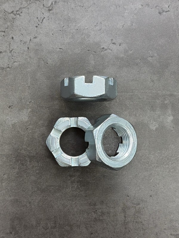 Гайка корончатая, прорезная низкая М27х2 DIN 937, класс прочности 10