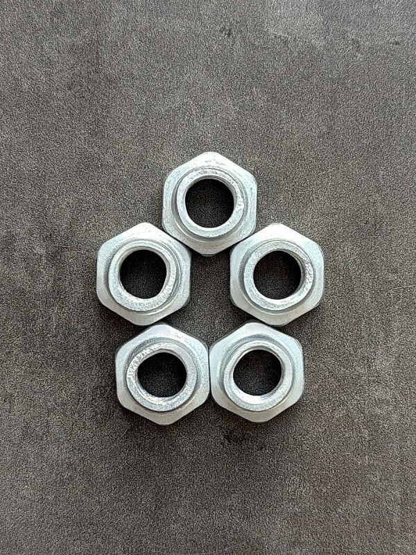 Гайка самоконтрящаяся М10х1,25 Белзан, класс прочности 10, в цинке.