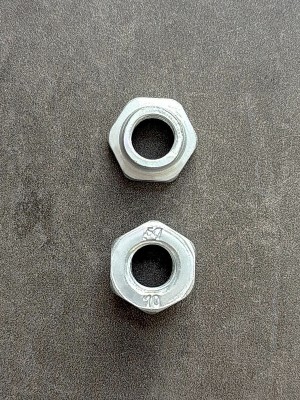 Гайка самоконтрящаяся М10х1,25 Белзан, класс прочности 10, в цинке.