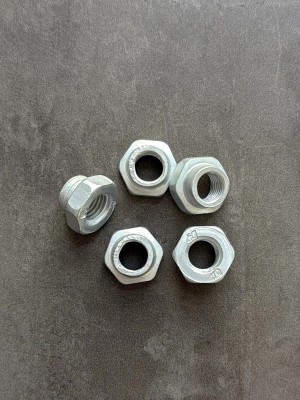 Гайка самоконтрящаяся М10х1,25 Белзан, класс прочности 10, в цинке.