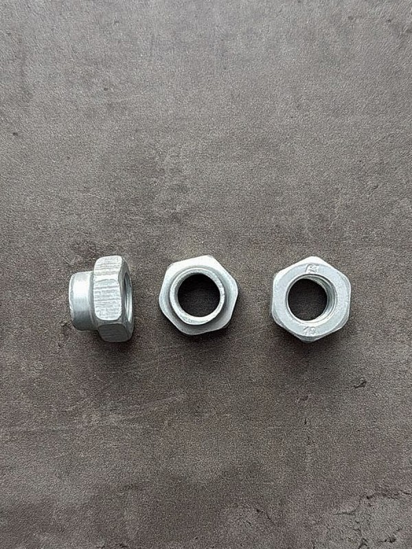 Гайка самоконтрящаяся М14х1,5 Белзан класс прочности 10, в цинке.