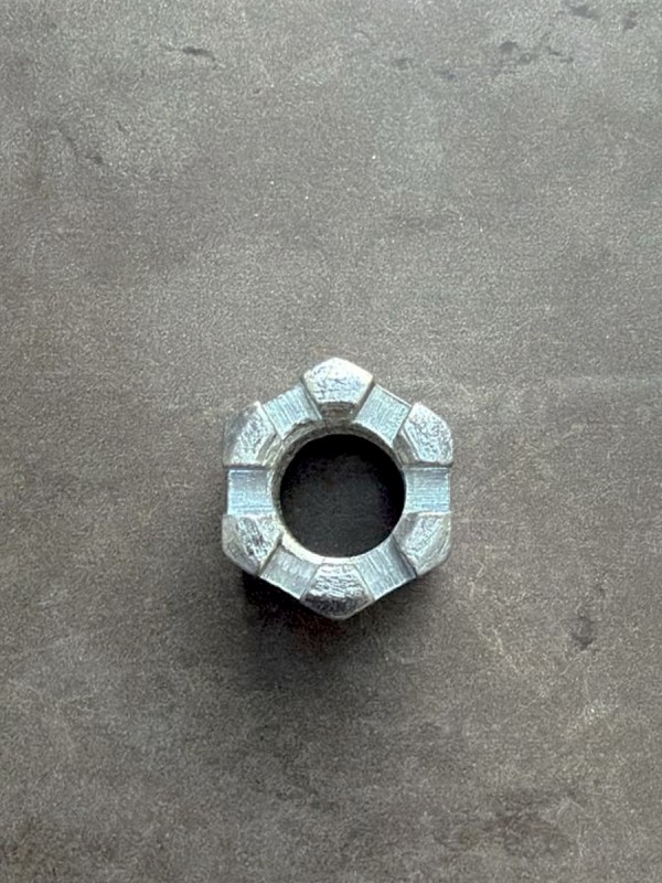 Гайка корончатая, прорезная М16х2 DIN 937