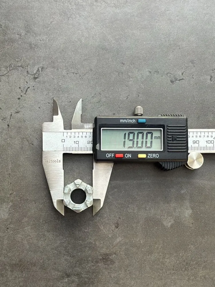 Гайка корончатая, прорезная низкая М12 DIN 937, класс прочности 8