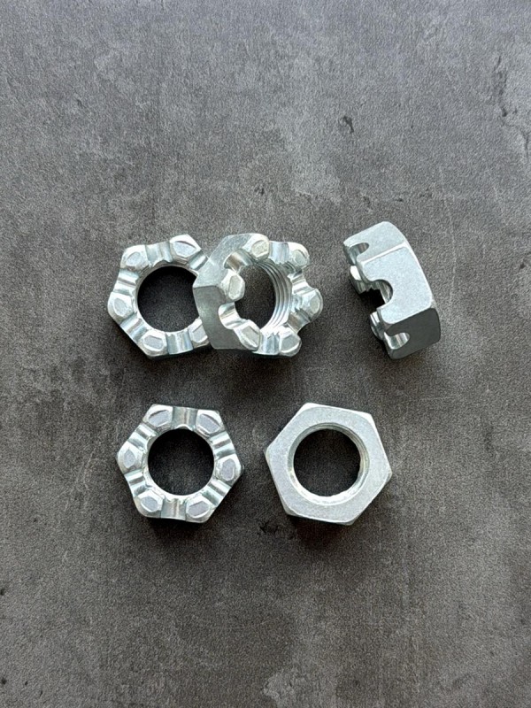 Гайка корончатая, прорезная низкая М18 ГОСТ 5919-73, класс прочности 10, покрытие цинк