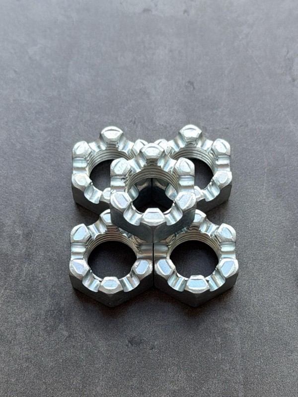 Гайка корончатая, прорезная низкая М18х1,5 ГОСТ 5919-73, покрытие цинк