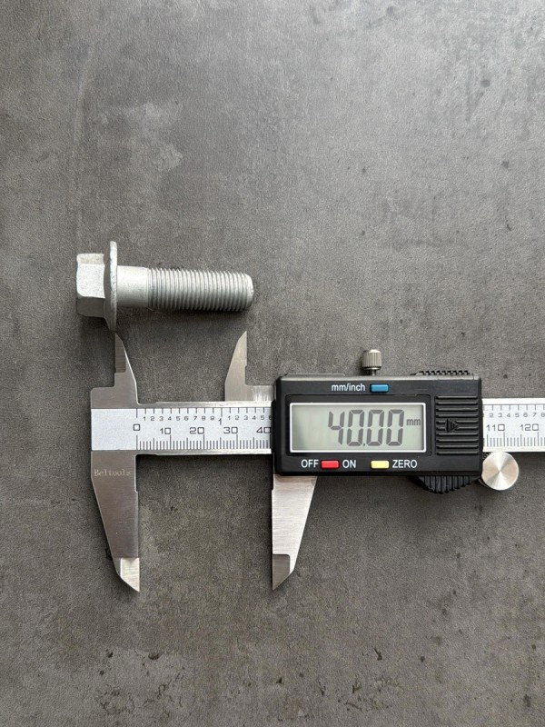 Болт фланцевый М12х40х1,25 8.8 оц. DIN 6921 без насечек