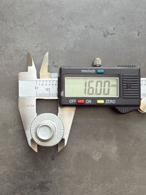 Болт фланцевый М12х45х1,25 10.9 оц. DIN 6921 с насечками рамный