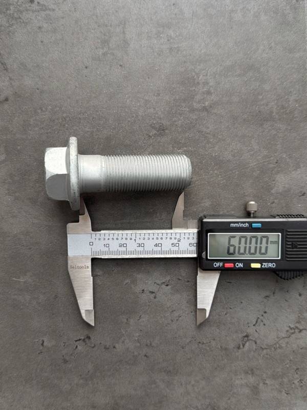 Болт фланцевый М20х60х1,5 10.9 оц. DIN 6921 с насечками рамный