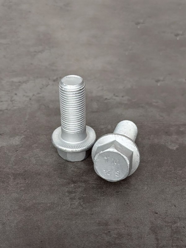 Болт рамный М16х35х1.5 фланцевый с насечками, КП 10.9 оц., (длина резьбы 30 мм.)