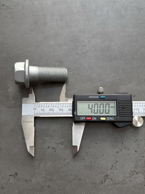 Болт рамный М16х40х1,5 фланцевый с насечками, КП 10.9 оц., (длина резьбы 30 мм.)