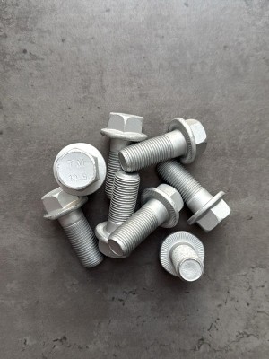 Болт рамный М16х40х1,5 фланцевый с насечками, КП 10.9 оц., (длина резьбы 30 мм.)