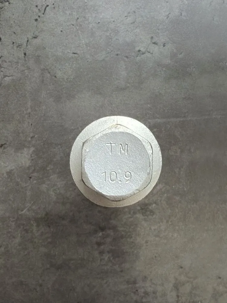 Болт фланцевый М16х70х1,5 10.9 оц. DIN 6921 без насечек