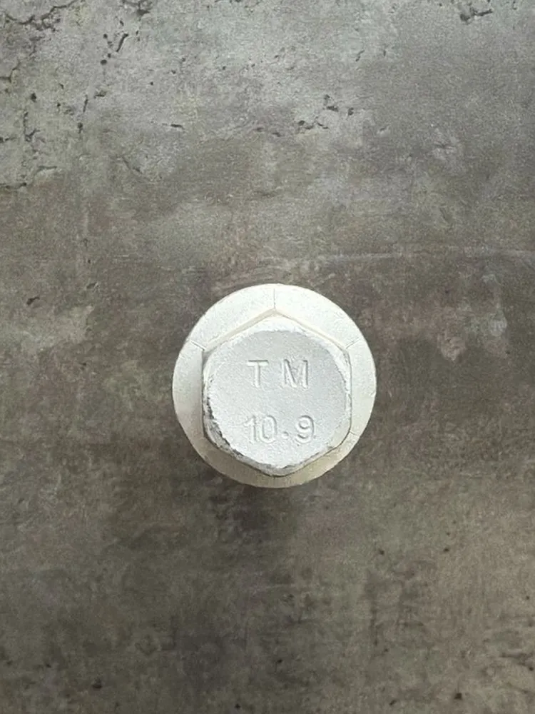 Болт фланцевый М16х140х1,5 10.9 оц. DIN 6921 без насечек