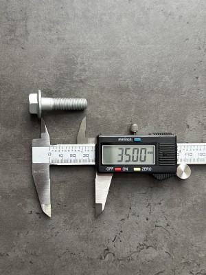 Болт фланцевый М10х35х1,25 8.8 оц. DIN 6921 без насечек