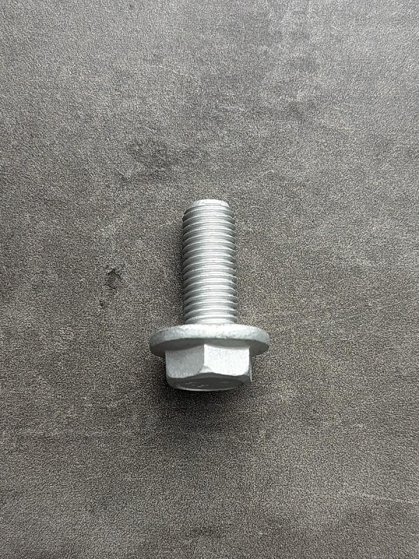 Болт фланцевый М8х30 8.8 оц. DIN 6921 без насечек