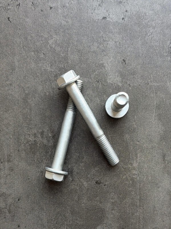 Болт фланцевый М8х65 8.8 оц. DIN 6921 без насечек