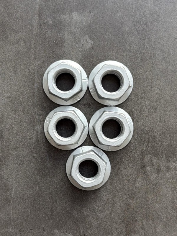 Гайка с фланцем М12х1,25 DIN 6923 КП 10, высокопрочная, фланцевая с насечками