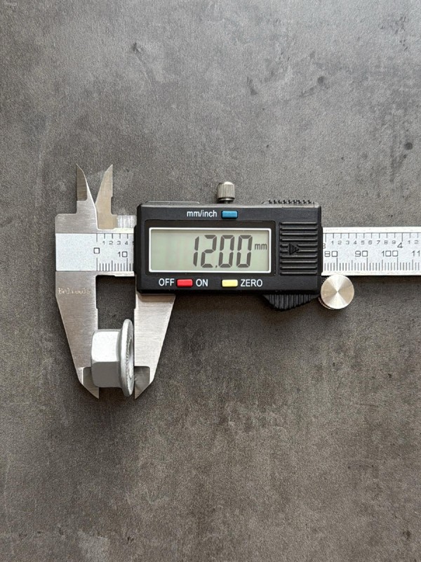 Гайка с фланцем М12х1,25 DIN 6923 КП 10, высокопрочная, фланцевая с насечками