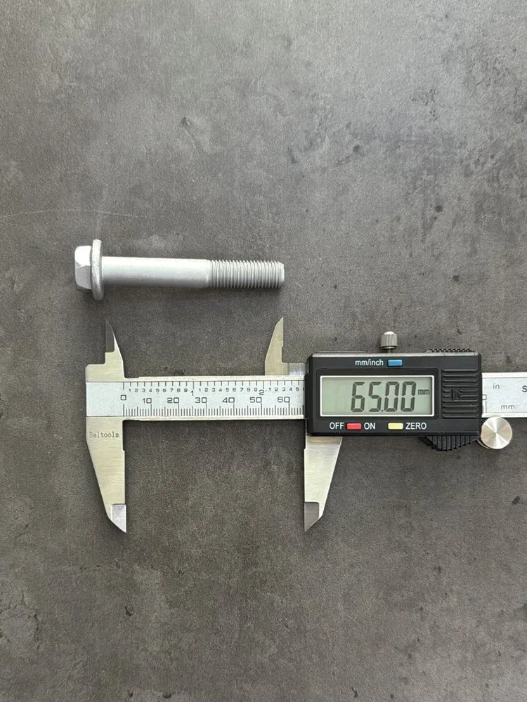 Болт фланцевый М10х65х1,25 8.8 оц. DIN 6921 без насечек