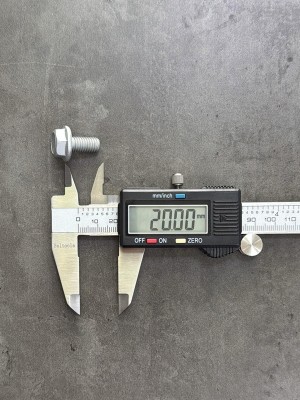 Болт фланцевый М8х16 8.8 оц. DIN 6921 без насечек